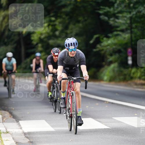 14.09.2025 - Stadtparktriathlon Michael Burmester http://msf.ph/oto/8912054 14.09.2025 11:25:38 Radfahren 826, 837, 852, 919, 992, 1000 meine-sportfotos.de
