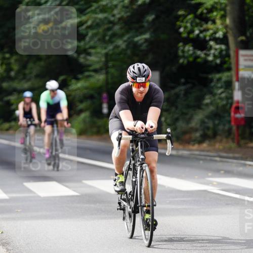 14.09.2025 - Stadtparktriathlon Michael Burmester http://msf.ph/oto/8912056 14.09.2025 11:25:39 Radfahren 826, 837, 852, 919, 992, 1000 meine-sportfotos.de