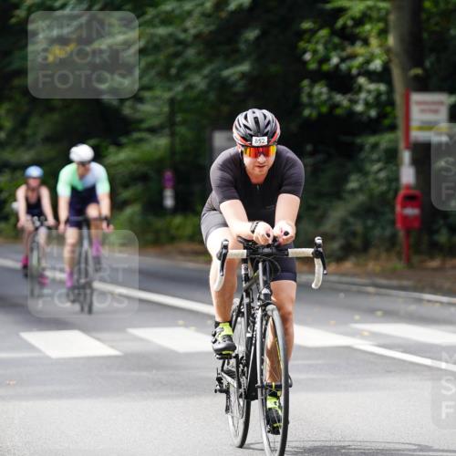 14.09.2025 - Stadtparktriathlon Michael Burmester http://msf.ph/oto/8912057 14.09.2025 11:25:39 Radfahren 826, 837, 852, 919, 992, 1000 meine-sportfotos.de