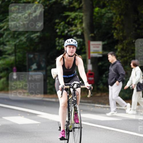 14.09.2025 - Stadtparktriathlon Michael Burmester http://msf.ph/oto/8912061 14.09.2025 11:25:42 Radfahren 826, 837, 852, 919, 1000 meine-sportfotos.de