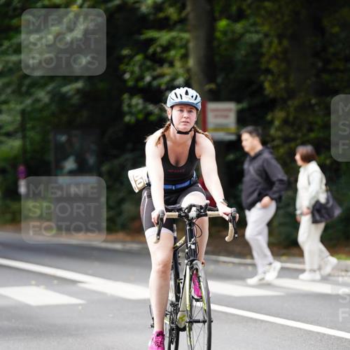 14.09.2025 - Stadtparktriathlon Michael Burmester http://msf.ph/oto/8912062 14.09.2025 11:25:42 Radfahren 826, 837, 852, 919, 1000 meine-sportfotos.de