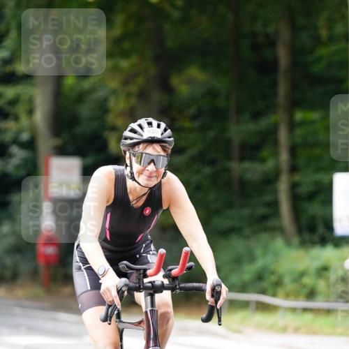 14.09.2025 - Stadtparktriathlon Michael Burmester http://msf.ph/oto/8912069 14.09.2025 11:26:10 Radfahren 835, 930, 951, 1006 meine-sportfotos.de
