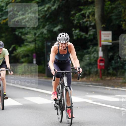 14.09.2025 - Stadtparktriathlon Michael Burmester http://msf.ph/oto/8912096 14.09.2025 11:26:39 Radfahren 905, 911, 931, 942, 961, 976 meine-sportfotos.de