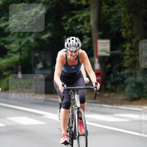 14.09.2025 - Stadtparktriathlon Michael Burmester http://msf.ph/oto/8912098 14.09.2025 11:26:40 Radfahren 905, 911, 914, 931, 942, 961, 976 meine-sportfotos.de
