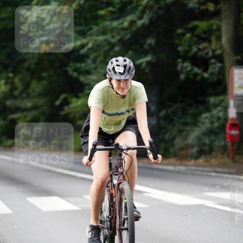 14.09.2025 - Stadtparktriathlon Michael Burmester http://msf.ph/oto/8912099 14.09.2025 11:26:40 Radfahren 905, 911, 914, 931, 942, 961, 976 meine-sportfotos.de