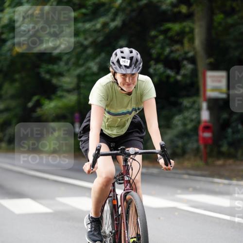 14.09.2025 - Stadtparktriathlon Michael Burmester http://msf.ph/oto/8912101 14.09.2025 11:26:41 Radfahren 905, 911, 914, 931, 942, 961, 976 meine-sportfotos.de