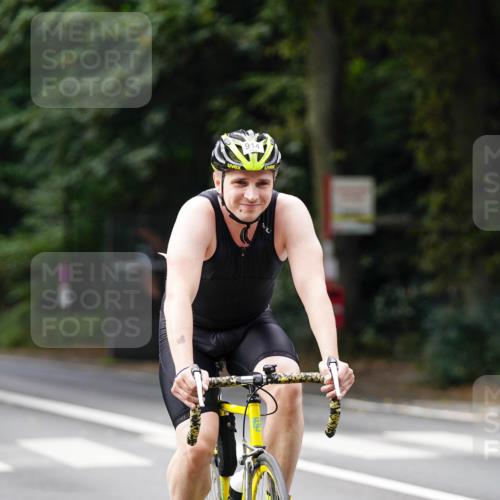 14.09.2025 - Stadtparktriathlon Michael Burmester http://msf.ph/oto/8912106 14.09.2025 11:26:49 Radfahren 868, 898, 905, 914, 932, 969, 985 meine-sportfotos.de