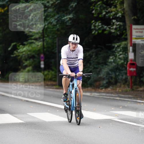 14.09.2025 - Stadtparktriathlon Michael Burmester http://msf.ph/oto/8912118 14.09.2025 11:27:18 Radfahren 836, 867, 874, 947, 979, 996 meine-sportfotos.de