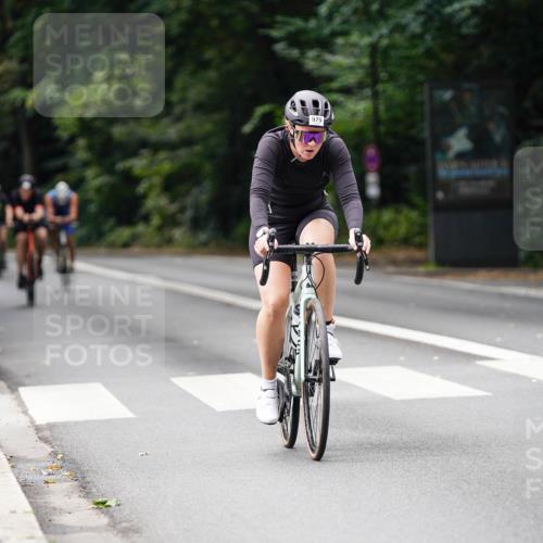 14.09.2025 - Stadtparktriathlon Michael Burmester http://msf.ph/oto/8912122 14.09.2025 11:27:21 Radfahren 836, 838, 867, 874, 947, 979, 996 meine-sportfotos.de