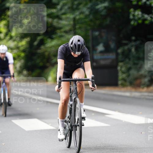 14.09.2025 - Stadtparktriathlon Michael Burmester http://msf.ph/oto/8912148 14.09.2025 11:27:51 Radfahren 833, 848, 853, 872, 890, 897, 944, 990, 1009, 1016 meine-sportfotos.de