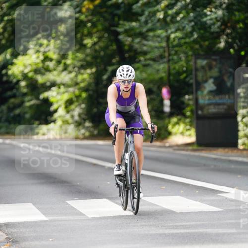 14.09.2025 - Stadtparktriathlon Michael Burmester http://msf.ph/oto/8912161 14.09.2025 11:28:04 Radfahren 848, 854, 916, 925, 941 meine-sportfotos.de