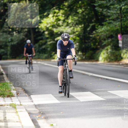 14.09.2025 - Stadtparktriathlon Michael Burmester http://msf.ph/oto/8912164 14.09.2025 11:28:07 Radfahren 854, 925, 941 meine-sportfotos.de