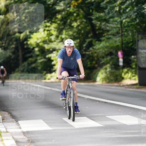 14.09.2025 - Stadtparktriathlon Michael Burmester http://msf.ph/oto/8912169 14.09.2025 11:28:11 Radfahren 854, 925, 1012 meine-sportfotos.de