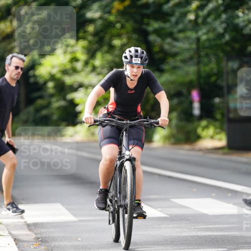 14.09.2025 - Stadtparktriathlon Michael Burmester http://msf.ph/oto/8912178 14.09.2025 11:28:34 Radfahren 861, 975 meine-sportfotos.de