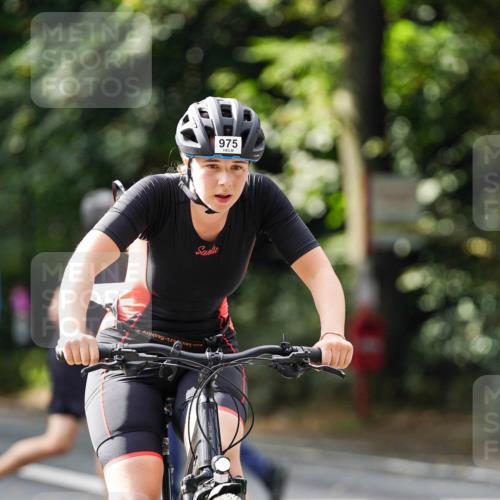 14.09.2025 - Stadtparktriathlon Michael Burmester http://msf.ph/oto/8912179 14.09.2025 11:28:35 Radfahren 861, 871, 975 meine-sportfotos.de