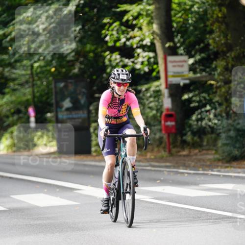 14.09.2025 - Stadtparktriathlon Michael Burmester http://msf.ph/oto/8912184 14.09.2025 11:28:46 Radfahren 871, 938, 973, 984, 989, 1018, 1019 meine-sportfotos.de