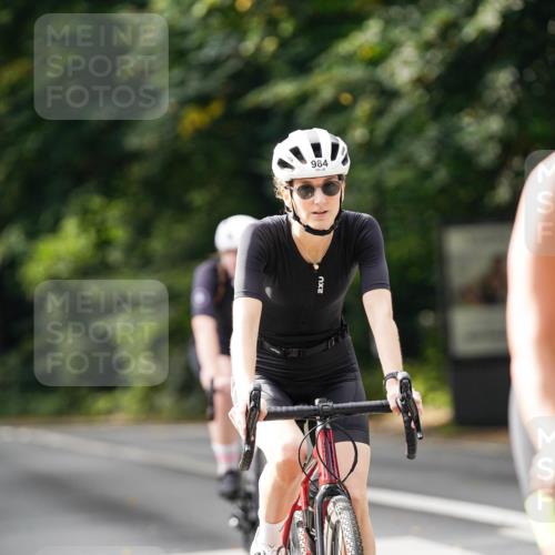 14.09.2025 - Stadtparktriathlon Michael Burmester http://msf.ph/oto/8912192 14.09.2025 11:28:54 Radfahren 973, 982, 984, 989 meine-sportfotos.de