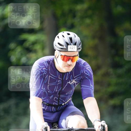 14.09.2025 - Stadtparktriathlon Michael Burmester http://msf.ph/oto/8912195 14.09.2025 11:29:27 Radfahren 827, 937 meine-sportfotos.de