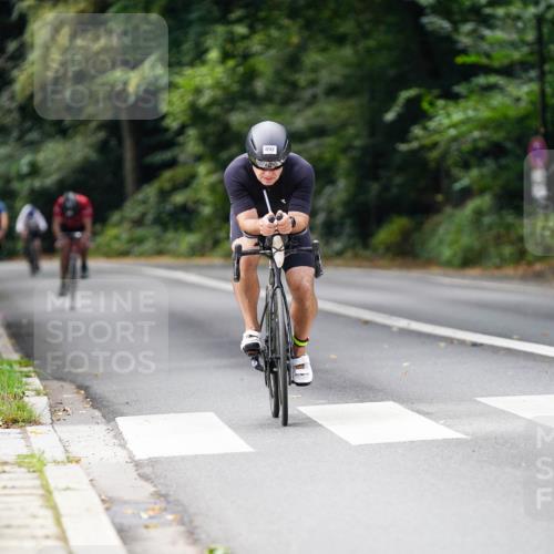 14.09.2025 - Stadtparktriathlon Michael Burmester http://msf.ph/oto/8912198 14.09.2025 11:29:41 Radfahren 873, 892 meine-sportfotos.de