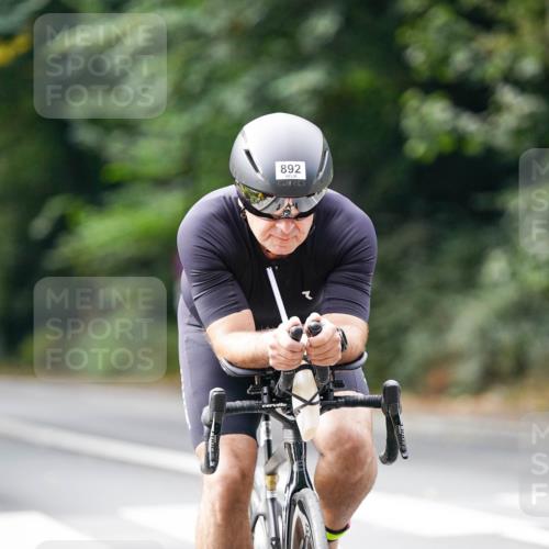 14.09.2025 - Stadtparktriathlon Michael Burmester http://msf.ph/oto/8912200 14.09.2025 11:29:42 Radfahren 873, 892 meine-sportfotos.de