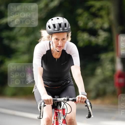 14.09.2025 - Stadtparktriathlon Michael Burmester http://msf.ph/oto/8912207 14.09.2025 11:30:01 Radfahren 949 meine-sportfotos.de
