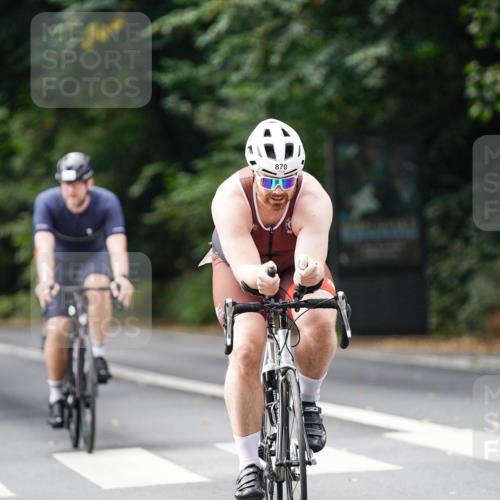 14.09.2025 - Stadtparktriathlon Michael Burmester http://msf.ph/oto/8912209 14.09.2025 11:30:09 Radfahren 828, 870, 918, 921, 955 meine-sportfotos.de