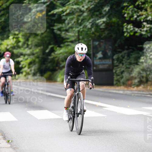 14.09.2025 - Stadtparktriathlon Michael Burmester http://msf.ph/oto/8912219 14.09.2025 11:30:25 Radfahren 927, 939, 963 meine-sportfotos.de