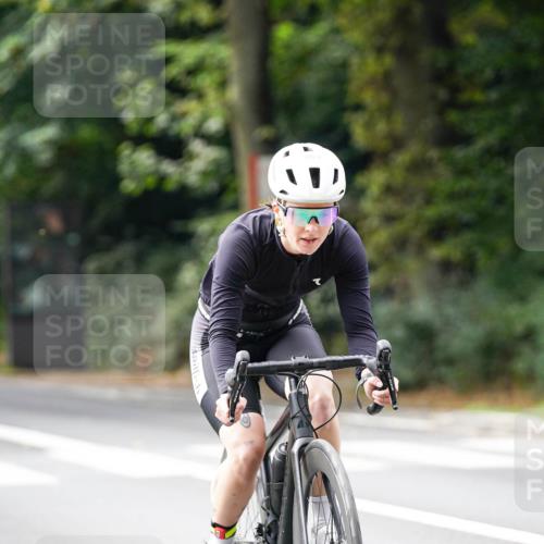 14.09.2025 - Stadtparktriathlon Michael Burmester http://msf.ph/oto/8912221 14.09.2025 11:30:25 Radfahren 927, 939, 963 meine-sportfotos.de