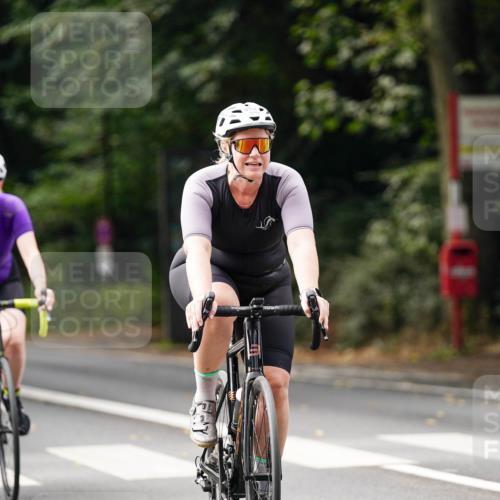 14.09.2025 - Stadtparktriathlon Michael Burmester http://msf.ph/oto/8912229 14.09.2025 11:30:35 Radfahren 822, 829, 850, 855, 952, 960, 1014 meine-sportfotos.de