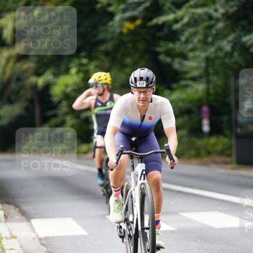 14.09.2025 - Stadtparktriathlon Michael Burmester http://msf.ph/oto/8912231 14.09.2025 11:30:38 Radfahren 822, 829, 850, 855, 952, 960, 1014 meine-sportfotos.de