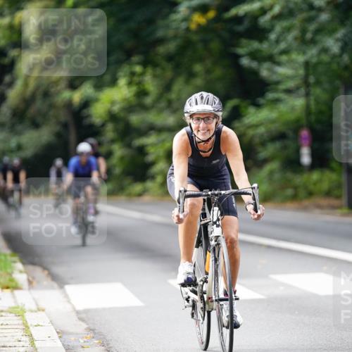 14.09.2025 - Stadtparktriathlon Michael Burmester http://msf.ph/oto/8912239 14.09.2025 11:30:52 Radfahren 882, 929, 945, 998 meine-sportfotos.de
