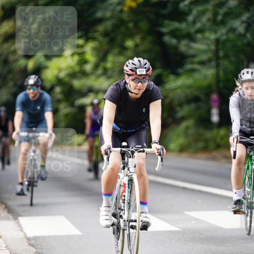 14.09.2025 - Stadtparktriathlon Michael Burmester http://msf.ph/oto/8912245 14.09.2025 11:30:59 Radfahren 862, 882, 929, 945, 957, 964, 987 meine-sportfotos.de