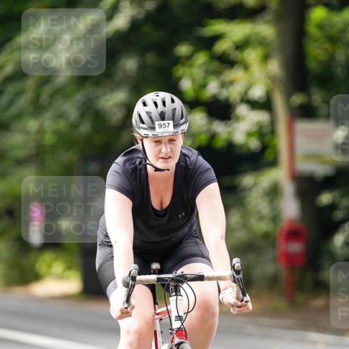 14.09.2025 - Stadtparktriathlon Michael Burmester http://msf.ph/oto/8912253 14.09.2025 11:31:06 Radfahren 862, 920, 929, 957, 964, 972, 987 meine-sportfotos.de