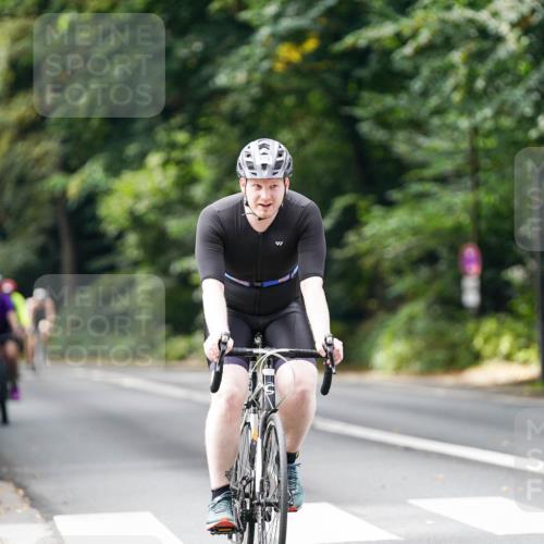 14.09.2025 - Stadtparktriathlon Michael Burmester http://msf.ph/oto/8912255 14.09.2025 11:31:08 Radfahren 862, 920, 957, 972, 987, 1007 meine-sportfotos.de