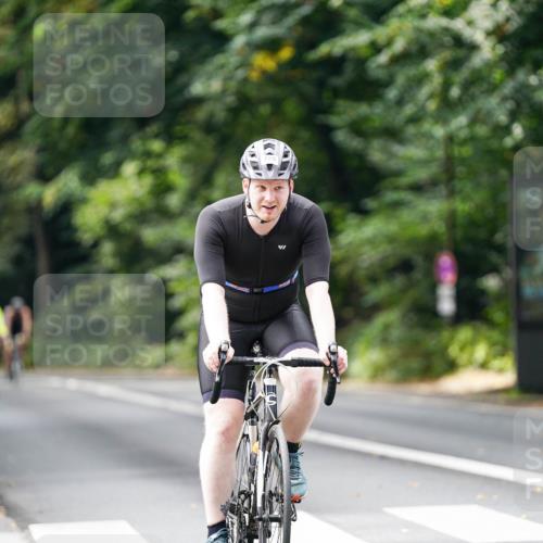 14.09.2025 - Stadtparktriathlon Michael Burmester http://msf.ph/oto/8912256 14.09.2025 11:31:08 Radfahren 862, 920, 957, 972, 987, 1007 meine-sportfotos.de