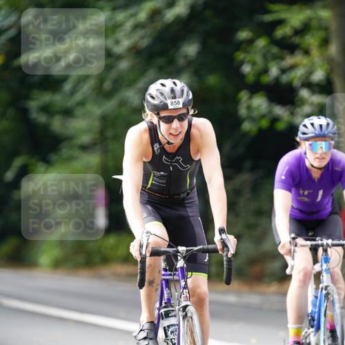 14.09.2025 - Stadtparktriathlon Michael Burmester http://msf.ph/oto/8912261 14.09.2025 11:31:17 Radfahren 858, 886, 943, 972, 978, 1001, 1002, 1007 meine-sportfotos.de
