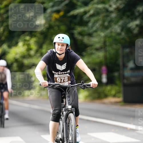 14.09.2025 - Stadtparktriathlon Michael Burmester http://msf.ph/oto/8912265 14.09.2025 11:31:22 Radfahren 857, 858, 886, 943, 978, 1001, 1002, 1007 meine-sportfotos.de