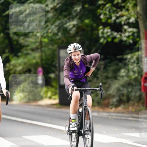 14.09.2025 - Stadtparktriathlon Michael Burmester http://msf.ph/oto/8912267 14.09.2025 11:31:23 Radfahren 857, 858, 886, 943, 978, 1001, 1002 meine-sportfotos.de