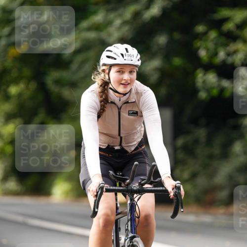 14.09.2025 - Stadtparktriathlon Michael Burmester http://msf.ph/oto/8912270 14.09.2025 11:31:24 Radfahren 857, 886, 978, 1001, 1002 meine-sportfotos.de