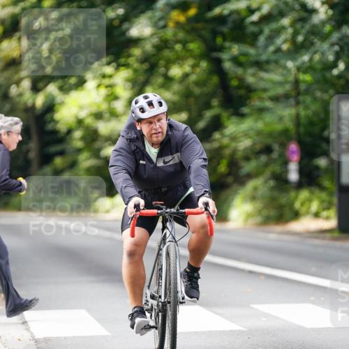 14.09.2025 - Stadtparktriathlon Michael Burmester http://msf.ph/oto/8912272 14.09.2025 11:31:28 Radfahren 857, 978, 1001, 1002 meine-sportfotos.de
