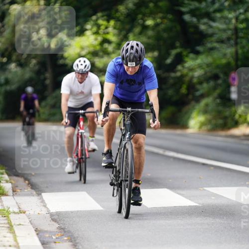 14.09.2025 - Stadtparktriathlon Michael Burmester http://msf.ph/oto/8912282 14.09.2025 11:31:45 Radfahren 876, 893, 895, 948, 958 meine-sportfotos.de