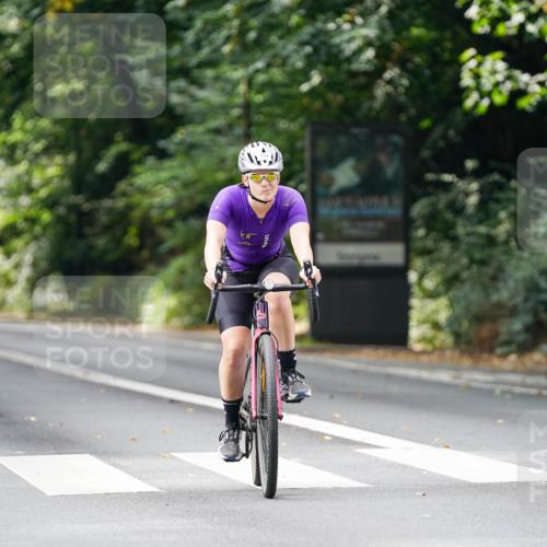 14.09.2025 - Stadtparktriathlon Michael Burmester http://msf.ph/oto/8912286 14.09.2025 11:31:50 Radfahren 876, 895, 948 meine-sportfotos.de