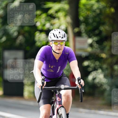 14.09.2025 - Stadtparktriathlon Michael Burmester http://msf.ph/oto/8912287 14.09.2025 11:31:51 Radfahren 876, 895, 948 meine-sportfotos.de