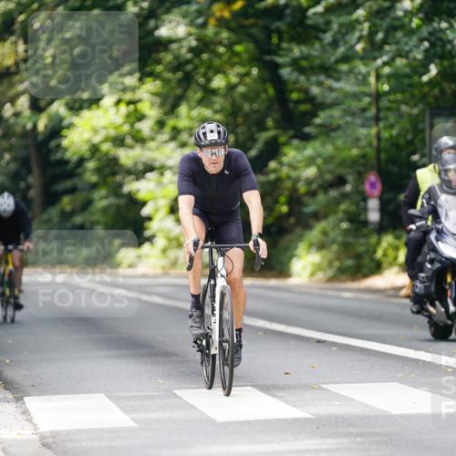 14.09.2025 - Stadtparktriathlon Michael Burmester http://msf.ph/oto/8912289 14.09.2025 11:32:00 Radfahren 877, 878, 900, 915 meine-sportfotos.de
