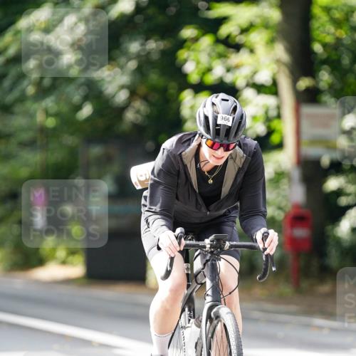 14.09.2025 - Stadtparktriathlon Michael Burmester http://msf.ph/oto/8912302 14.09.2025 11:32:14 Radfahren 894, 966, 968, 974, 997, 1017 meine-sportfotos.de