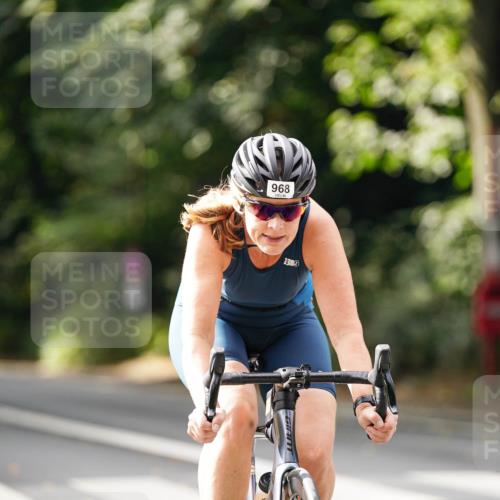14.09.2025 - Stadtparktriathlon Michael Burmester http://msf.ph/oto/8912306 14.09.2025 11:32:17 Radfahren 894, 966, 968, 974, 997, 1017 meine-sportfotos.de