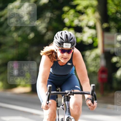 14.09.2025 - Stadtparktriathlon Michael Burmester http://msf.ph/oto/8912307 14.09.2025 11:32:17 Radfahren 894, 966, 968, 974, 997, 1017 meine-sportfotos.de