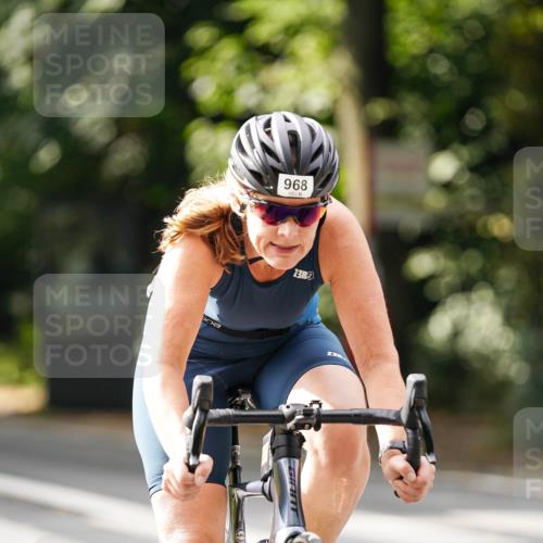 14.09.2025 - Stadtparktriathlon Michael Burmester http://msf.ph/oto/8912308 14.09.2025 11:32:17 Radfahren 894, 966, 968, 974, 997, 1017 meine-sportfotos.de