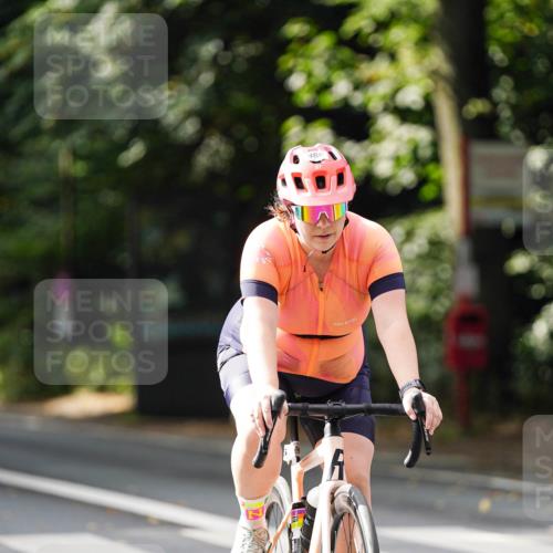 14.09.2025 - Stadtparktriathlon Michael Burmester http://msf.ph/oto/8912315 14.09.2025 11:32:40 Radfahren 936, 950, 967, 986 meine-sportfotos.de