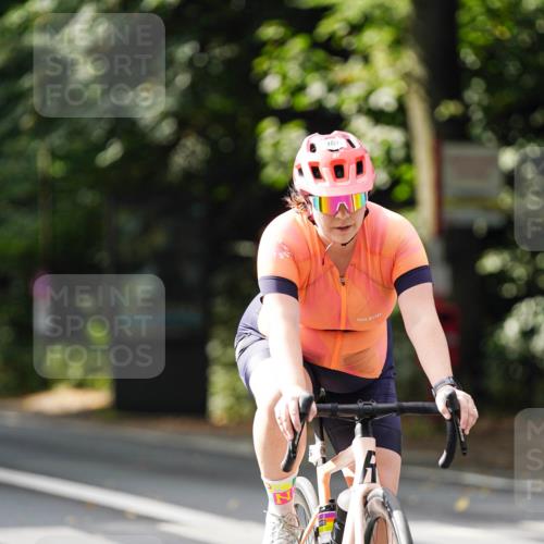 14.09.2025 - Stadtparktriathlon Michael Burmester http://msf.ph/oto/8912316 14.09.2025 11:32:40 Radfahren 936, 950, 967, 986 meine-sportfotos.de